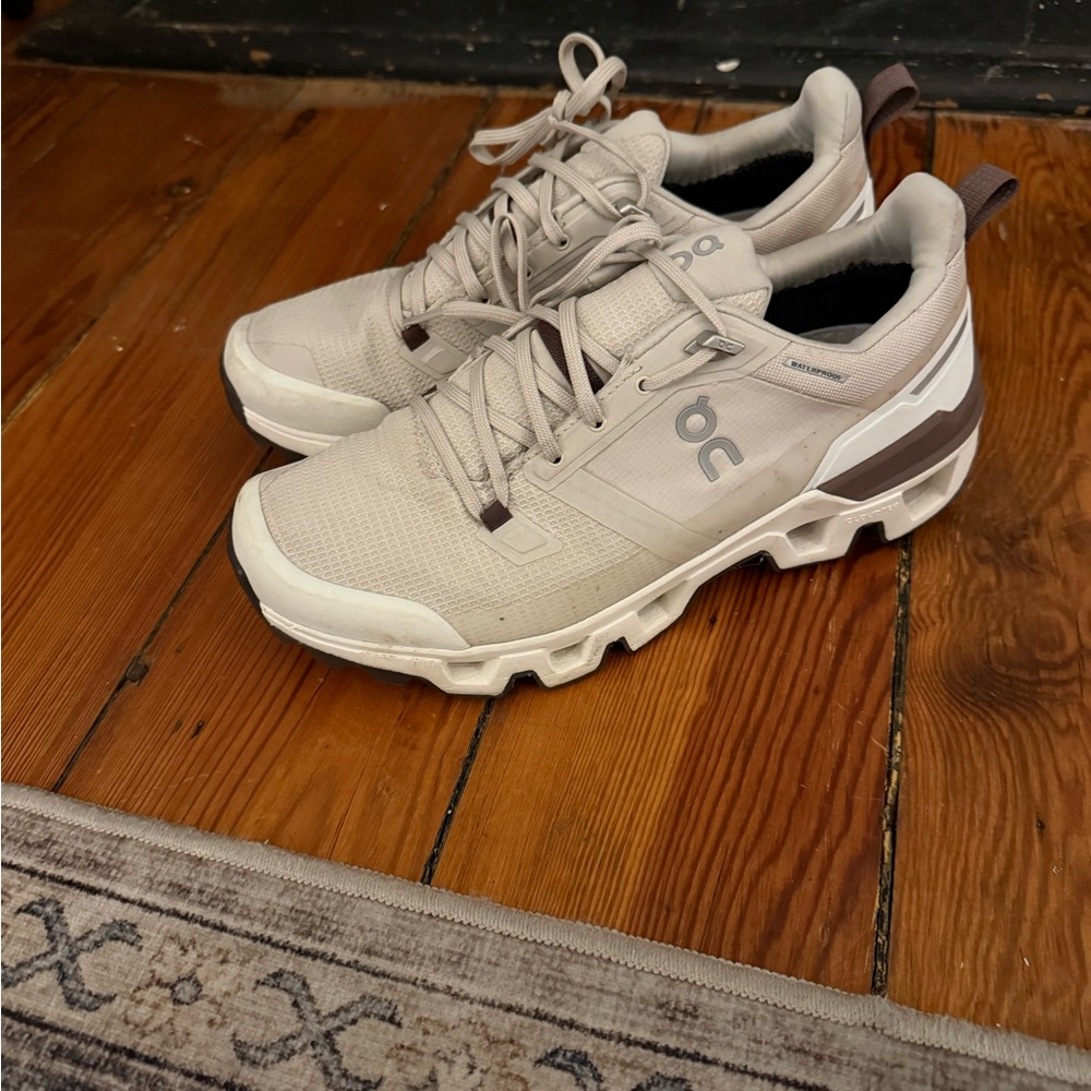 On Running Women’s Beige Athletic Shoes